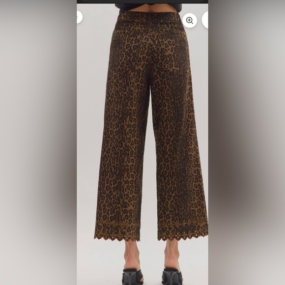 Anthro Entro Leopard Print
Wide Leg Jeans Size L NWT
Eyelet Hem Statement Denim - Picture 2 of 13